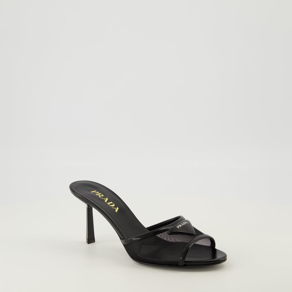 Image de l'article Sandales à talons noir de la marque Prada pour Femme - Saison Printemps-Été 2026 - Vue trois quarts avant droite