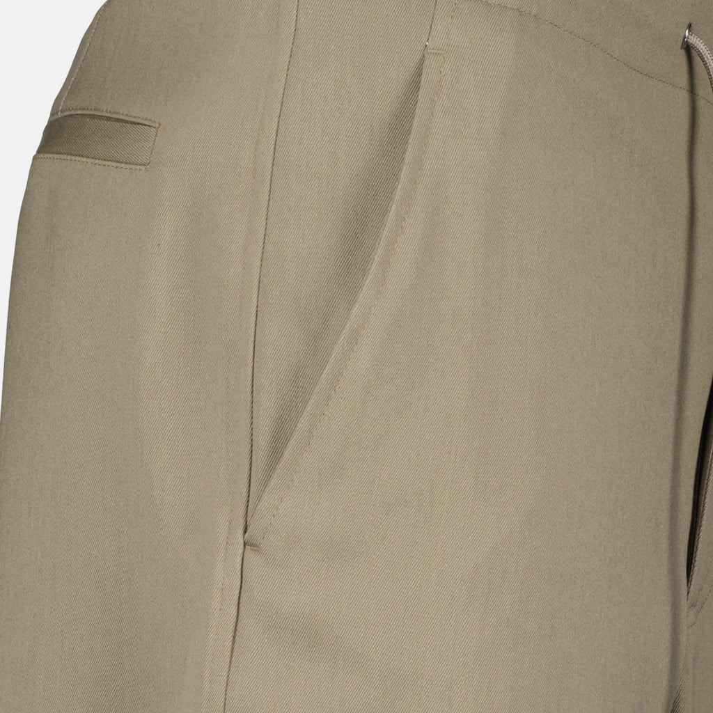 Imagen del pantalón cargo beige de la marca Dior para Hombre - Temporada Primavera-Verano 2026 - Vista Detallada_2