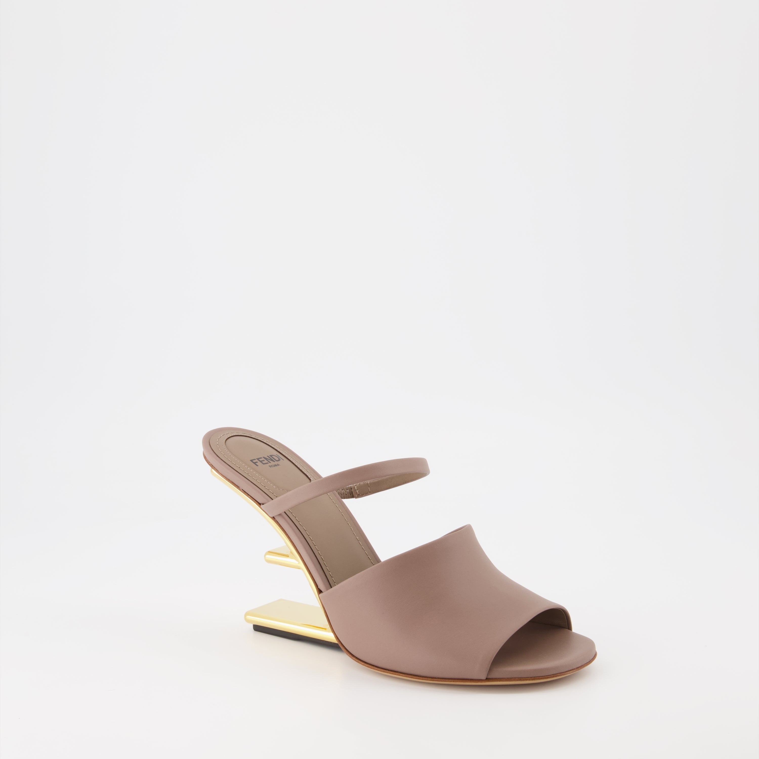 Chaussures ouvertes Sandales Fendi First beige Fendi Beige Femme