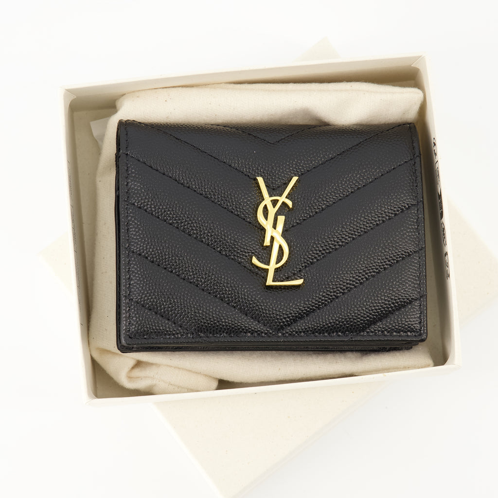 Image of the Cassandre cardholder from Saint Laurent for Women - Autumn-Winter 2025 - Detailed View_2