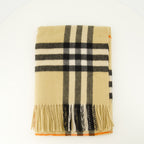 Imagen del bufanda de cachemira Check de Burberry para Unisex - Temporada Otoño-Invierno 2025 - Vista Frontal