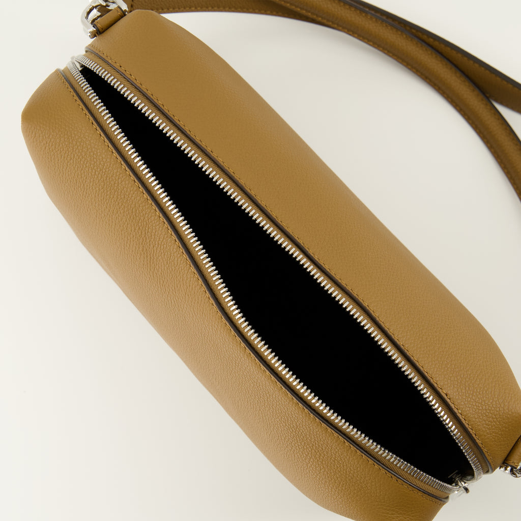 Image de l'article Sac Fendi Lui de la marque Fendi pour Homme - Saison Automne-Hiver 2025 - Vue détaillée_3