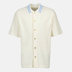 Imagen de la camisa blanca con monograma Drole De Monsieur para hombres - Temporada Primavera-Verano 2026 - Vista frontal