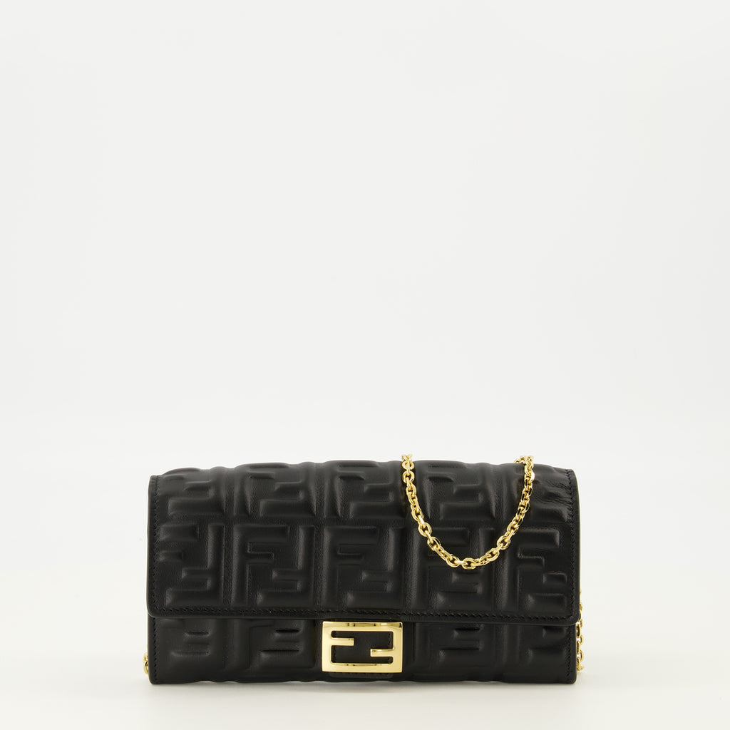 Imagen de la cartera Baguette con cadena de Fendi para mujer - Otoño-Invierno 2025 - Vista Frontal