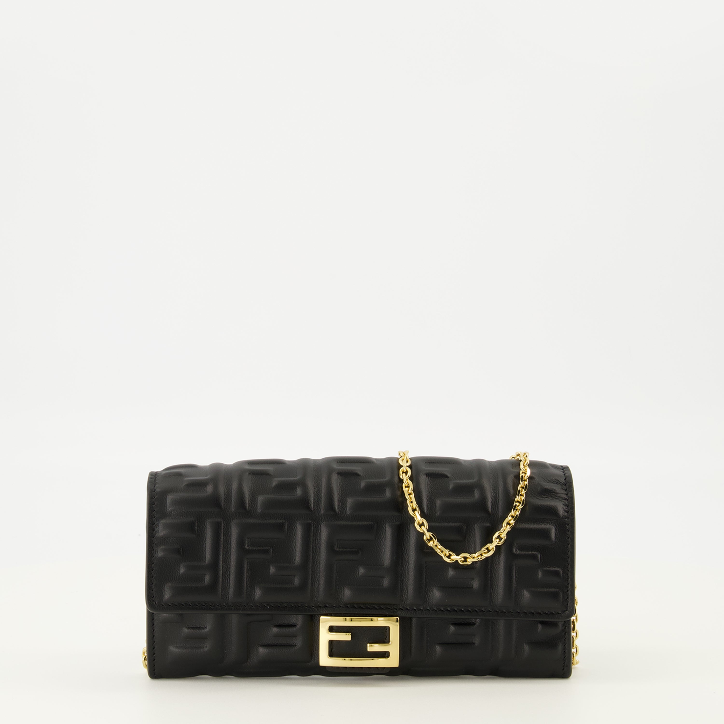 Image de l'article Portefeuille Baguette à chaîne de la marque Fendi pour Femme - Saison Automne-Hiver 2025 - Vue de Face