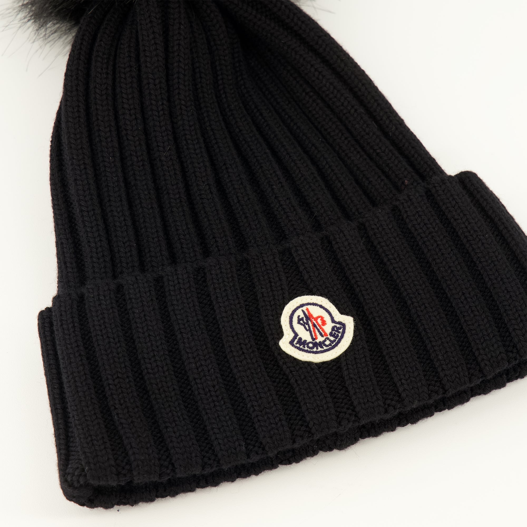 Chapeaux, casquettes et bonnets ポンポン付き黒ウールニット帽 Moncler Noir Femme