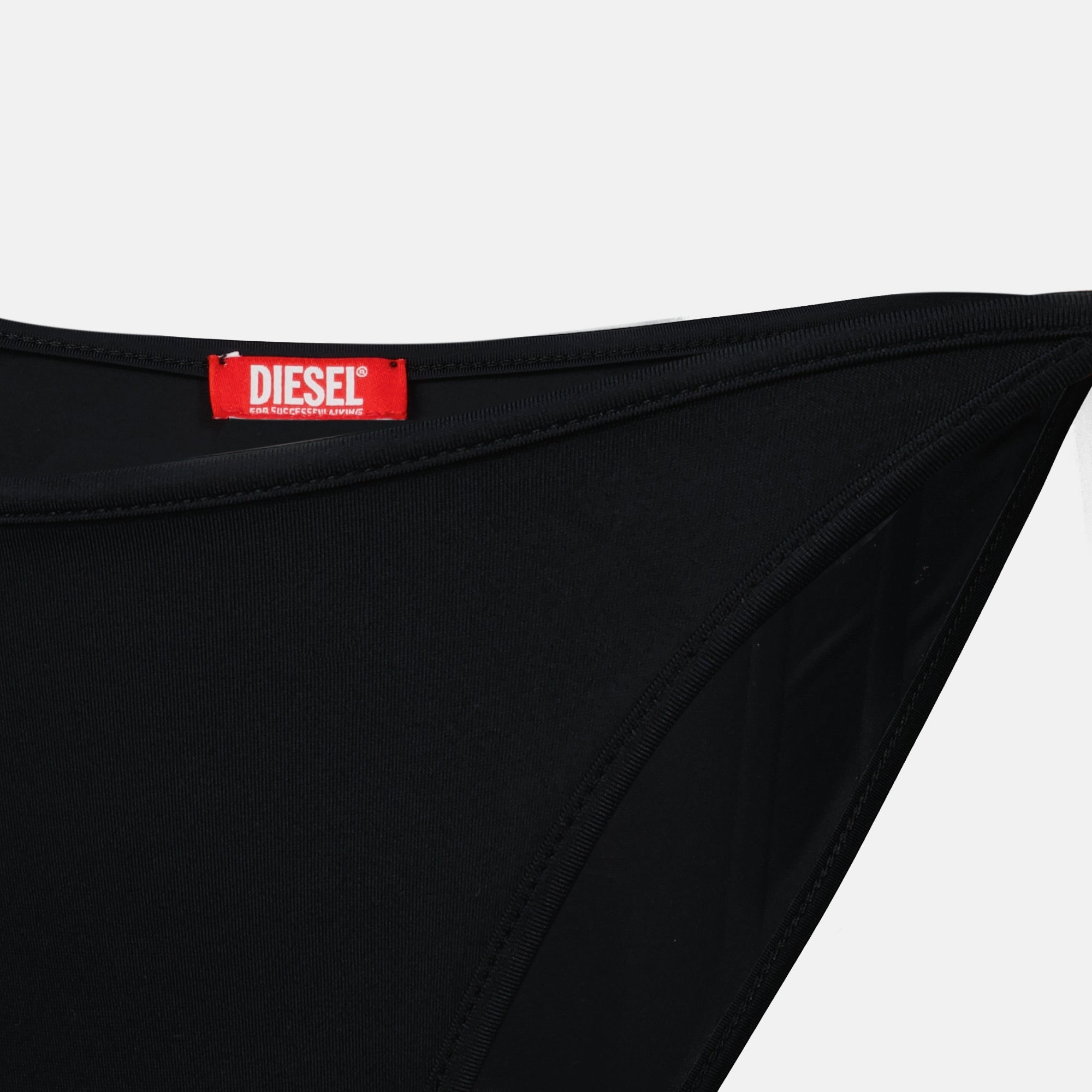 Image de l'article Bas de maillot Taylor-D-Core noir de la marque Diesel pour Femme - Saison Printemps-Été 2026 - Vue détaillée_2