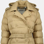 Immagine della giacca lunga in piuma Burberry per donna - Stagione Autunno-Inverno 2025 - Vista Dettagliata_2
