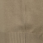 Imagen del suéter marrón sin mangas AMI de la marca Ami PARIS para Unisex - Temporada Primavera-Verano 2026 - Vista Detallada 2