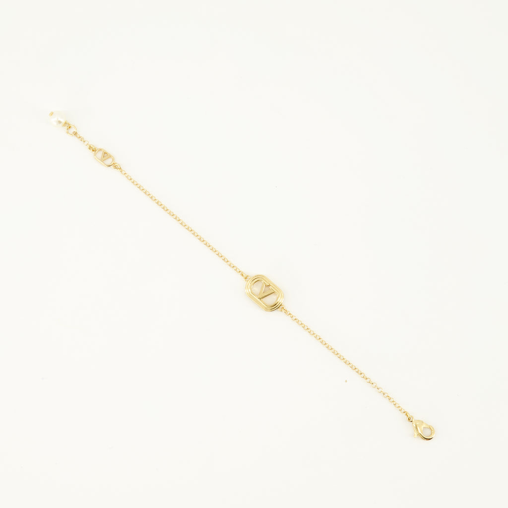 Image of the Vlogo bracelet and pearl from the Valentino Garavani brand for Women - Autumn-Winter 2025 - Detailed View_2