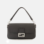 Bild des Fendi Baguette Bags für Herren - Herbst-Winter 2025 - Vorderansicht