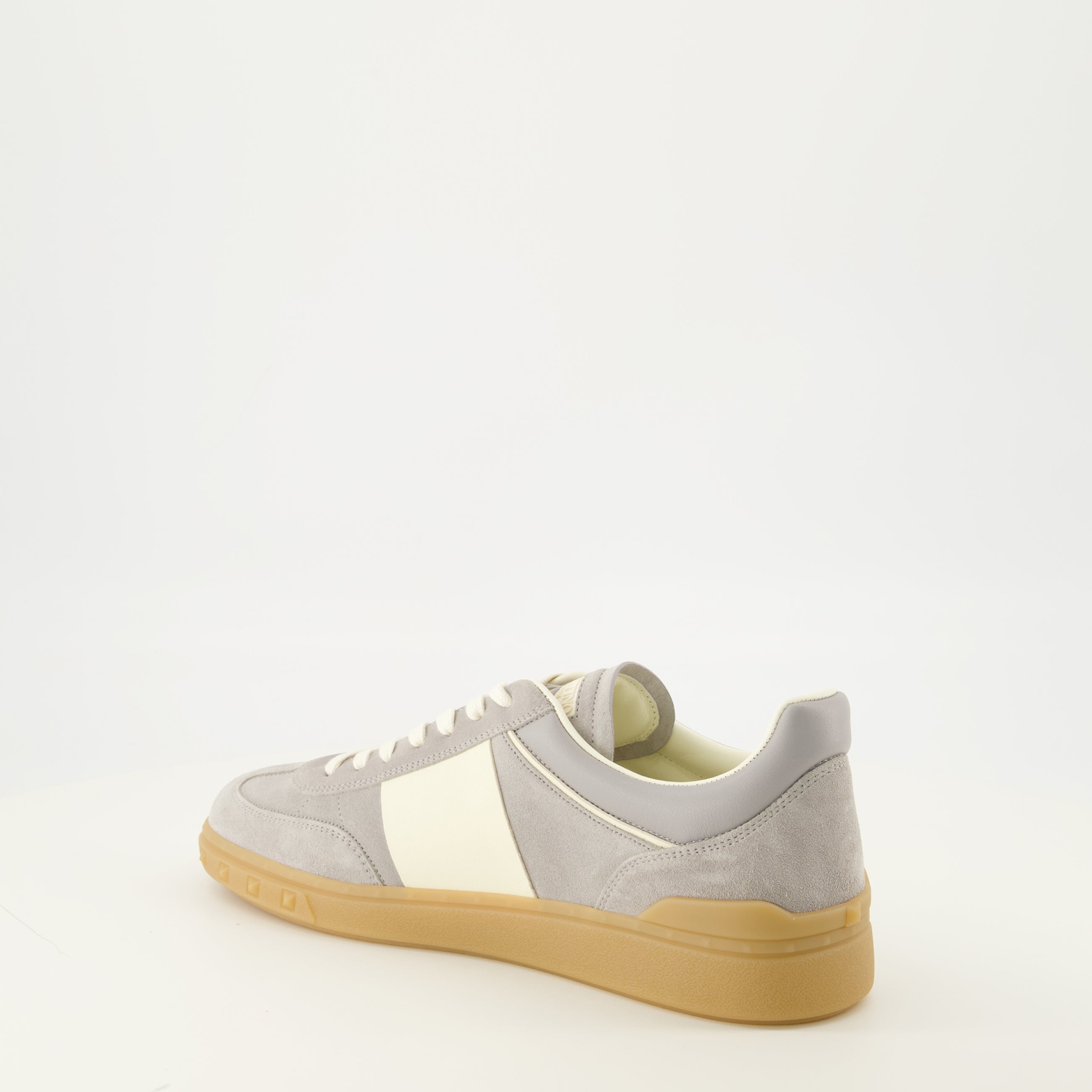 Baskets アップビレッジ グレー スニーカー Valentino Garavani Gris Homme
