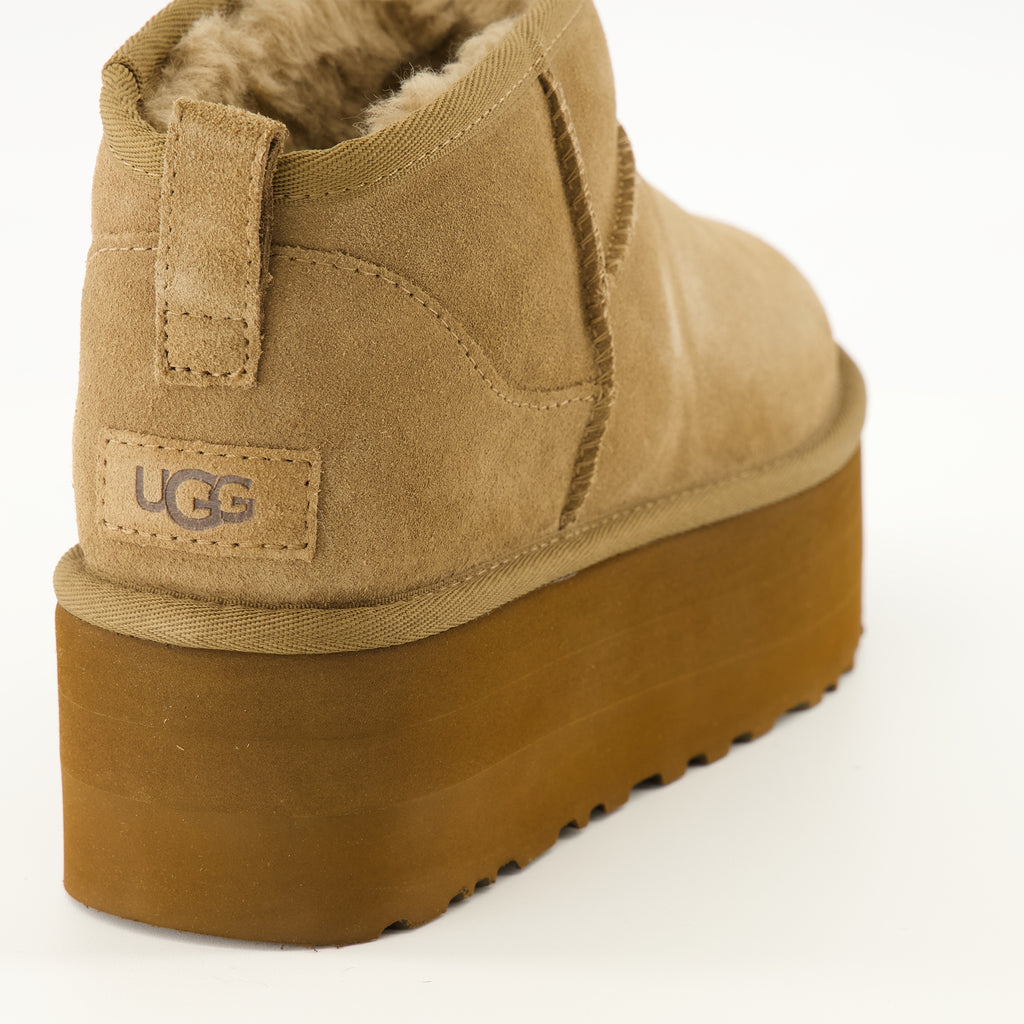 Bottines Braune klassische Ultra Mini Plattform Stiefeletten Ugg Marron Femme