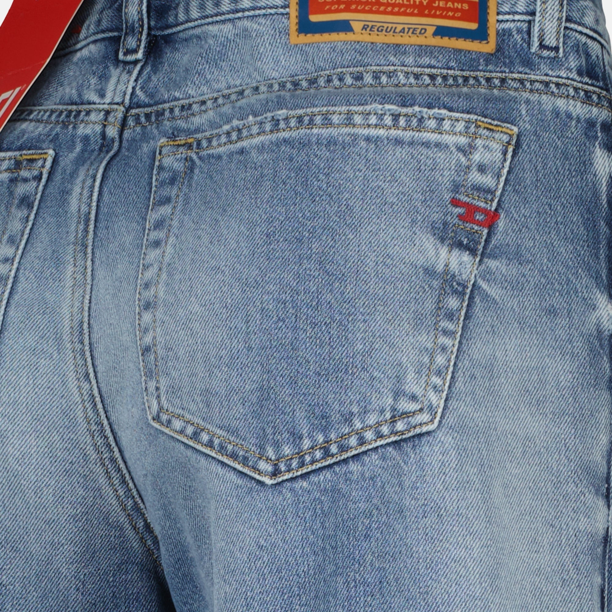 Immagine dei jeans larghi D-Akemi 1978 L.30 del marchio Diesel per Donna - Stagione Autunno-Inverno 2025 - Vista Dettagliata 3