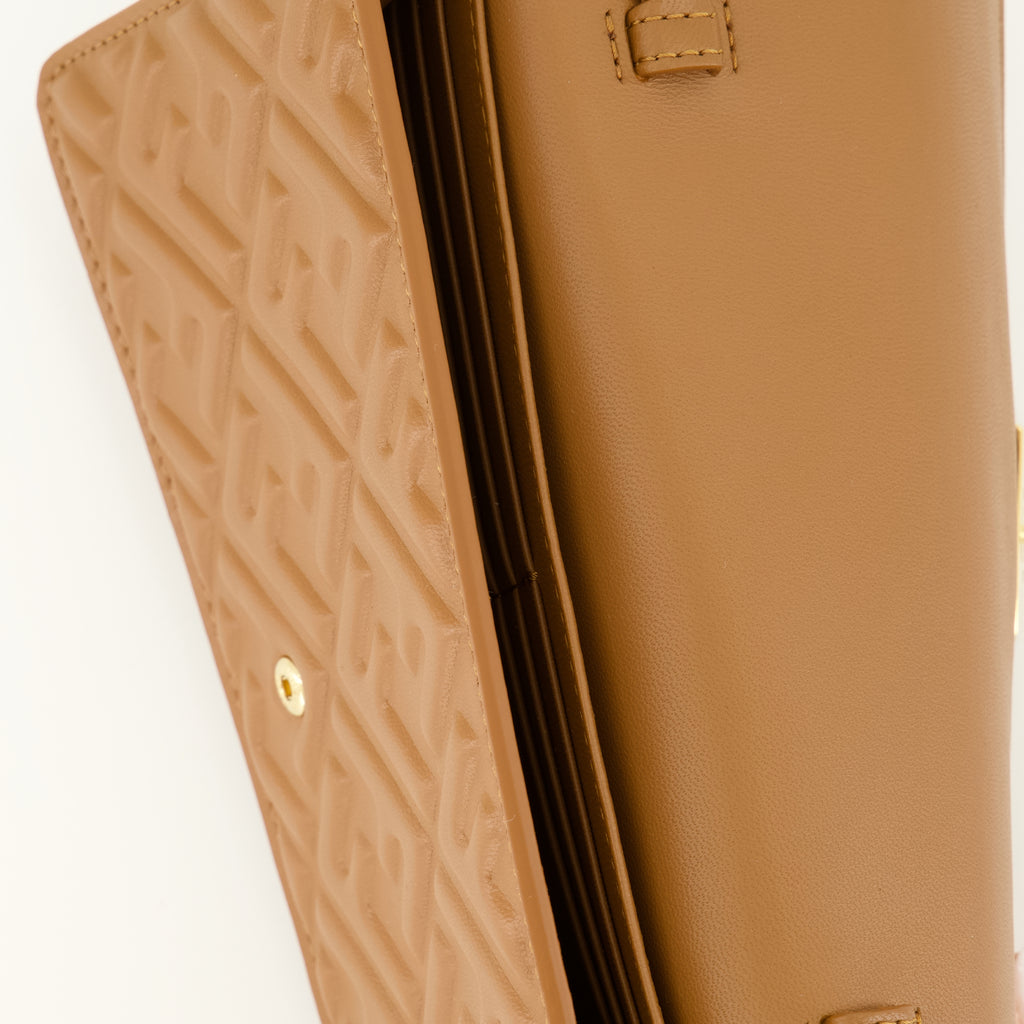 Sacs bandoulière Carteira Baguette em Couro Marron com Corrente Fendi Marron Femme