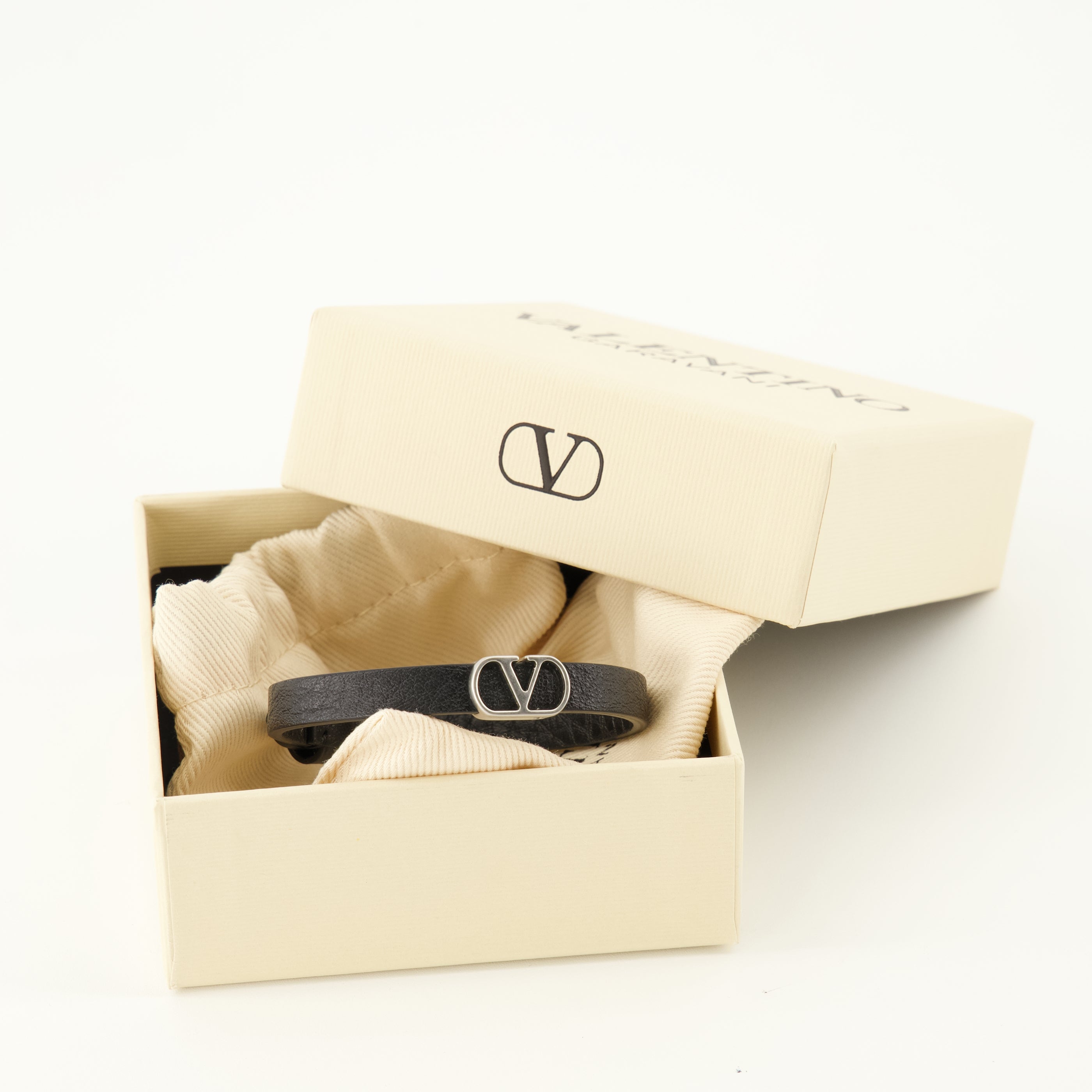 Bijoux Bracelet VLogo en cuir noir Valentino Garavani Noir Homme