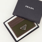 Imagen del portatarjetas Speedrock caqui de Prada para Hombre - Temporada Primavera-Verano 2026 - Vista Detallada_3