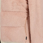 Imagen de la chaqueta rosa con cremallera Polartec® de la marca Moncler Grenoble para Mujer - Temporada Otoño-Invierno 2025 - Vista Detallada_2