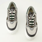 Imagen de las zapatillas Fendi Force gris y verde para hombre - Temporada Otoño-Invierno 2025 - Vista de cima do par de zapatos