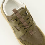 Imagen de las zapatillas A Walk de la marca Ami PARIS para Unisex - Temporada Otoño-Invierno 2025 - Vista detallada desde arriba