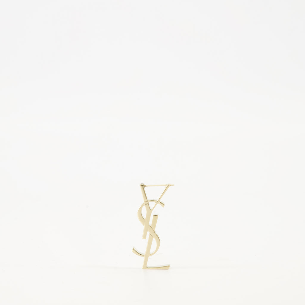Image of the Cassandre earring from the Saint Laurent brand for Women - Fall-Winter 2025 - Front View