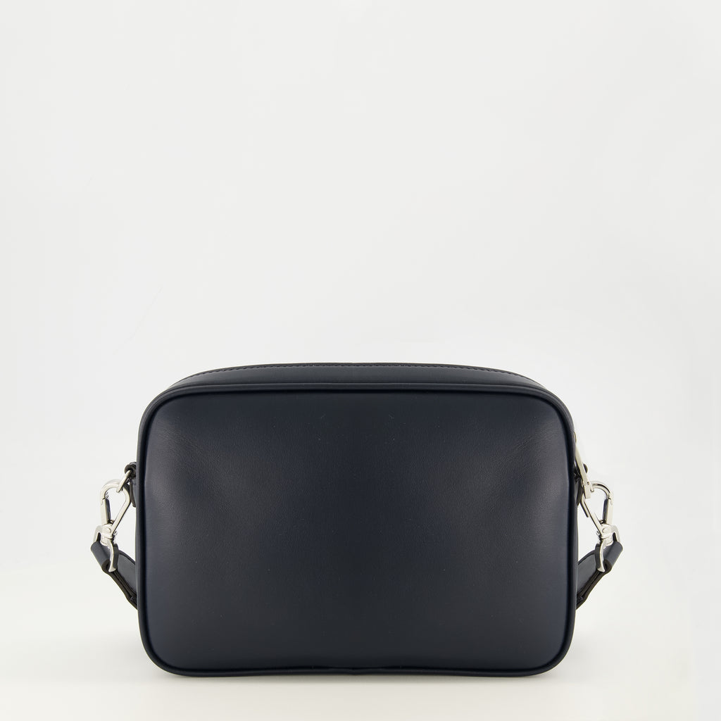 フェンディのメンズスクエアFFネイビーブルーカメラバッグの画像 - 2026年春夏 - 後ろからのビュー