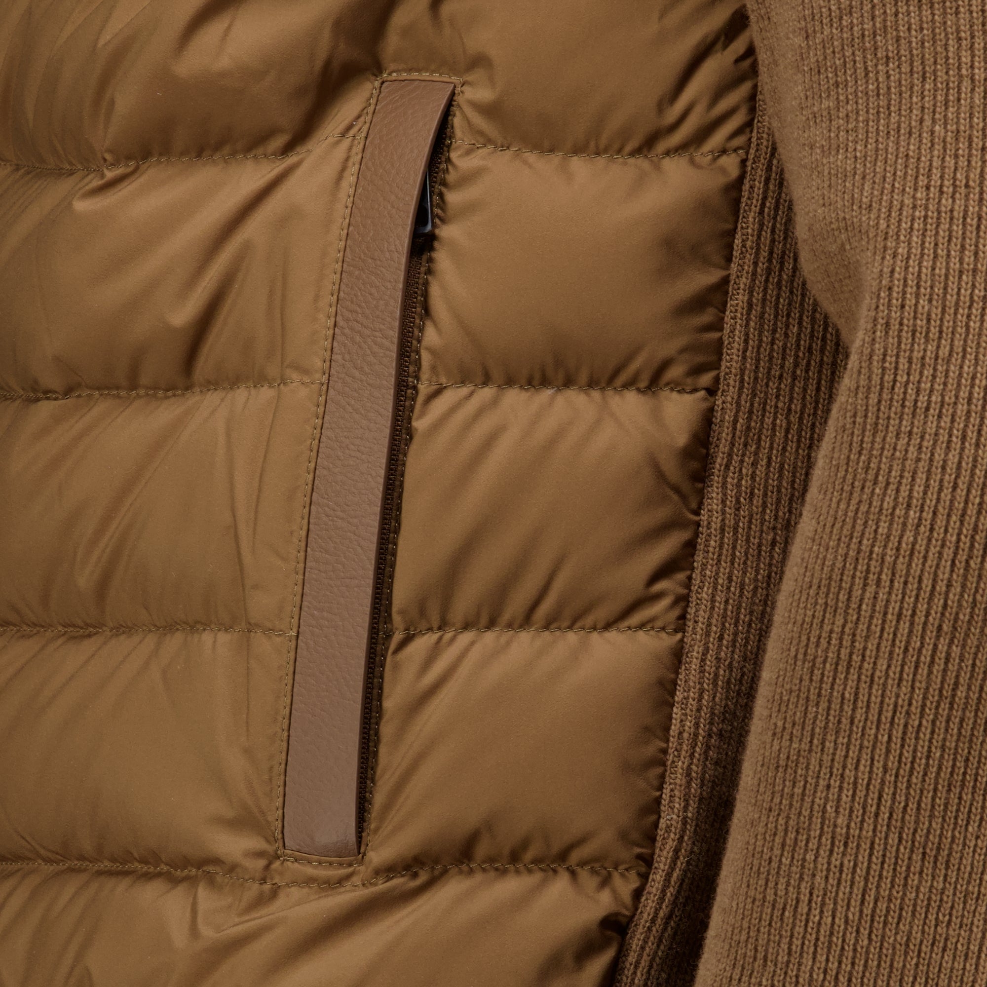 Vestes Cárdigan de Cierre Tipo Zip Acolchado en Marrón Moncler Marron Homme