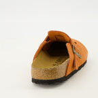 Image de l'article Mules Boston orange en suède de la marque Birkenstock pour Unisex - Saison Printemps-Été 2026 - Vue arrière