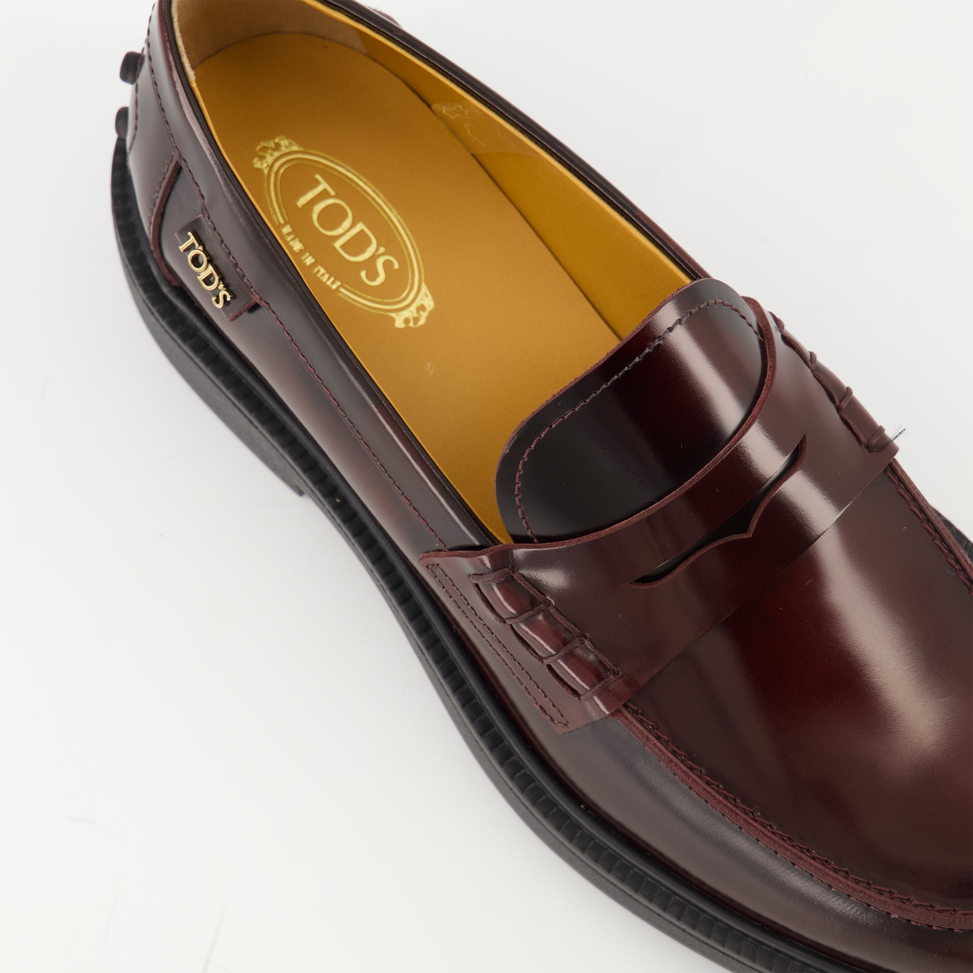 Image de l'article Mocassins en cuir de la marque Tod's pour Femme - Saison Automne-Hiver 2025 - Vue détaillée de haut