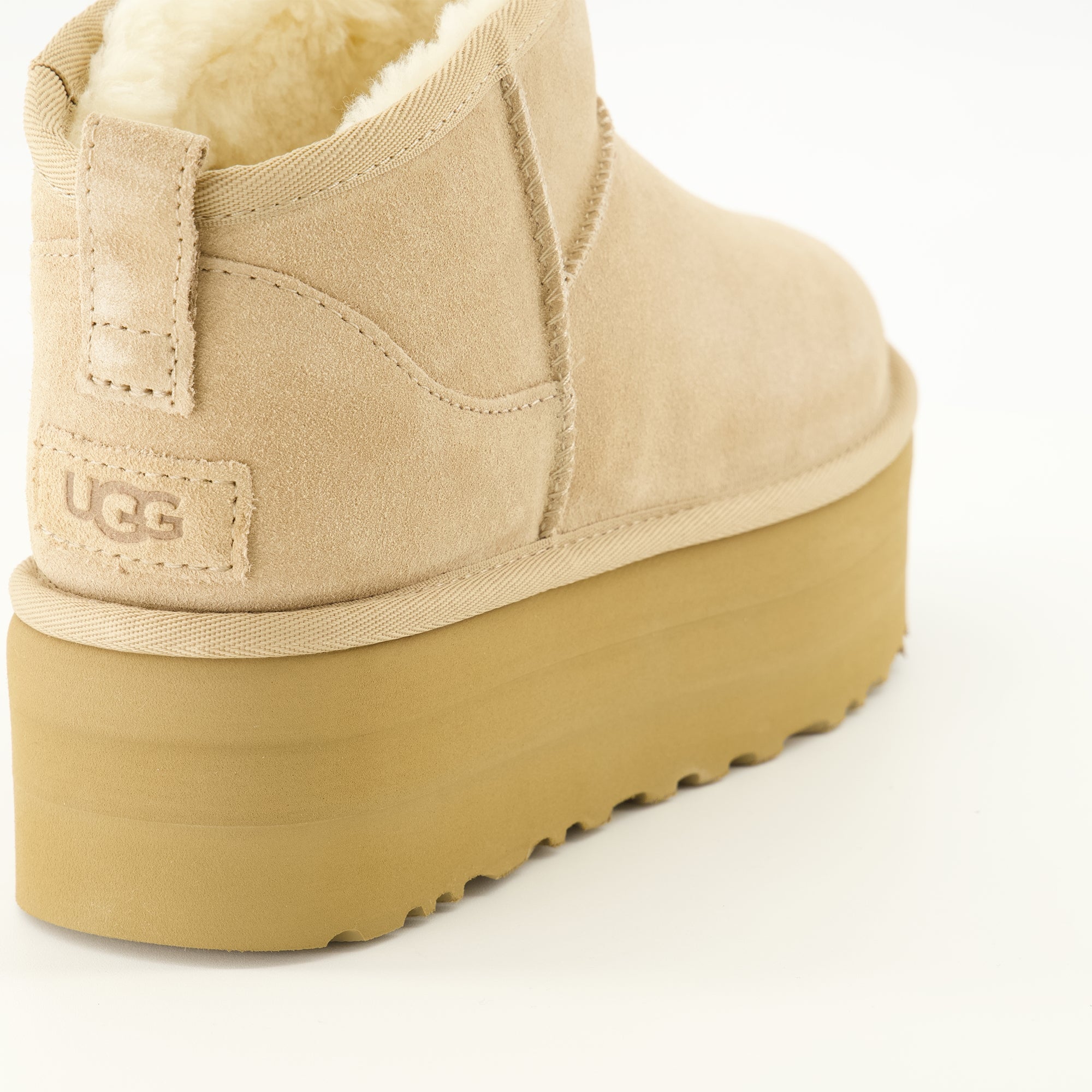 Bottines Klassische Ultra Mini Plattformstiefel Beige Ugg Beige Femme