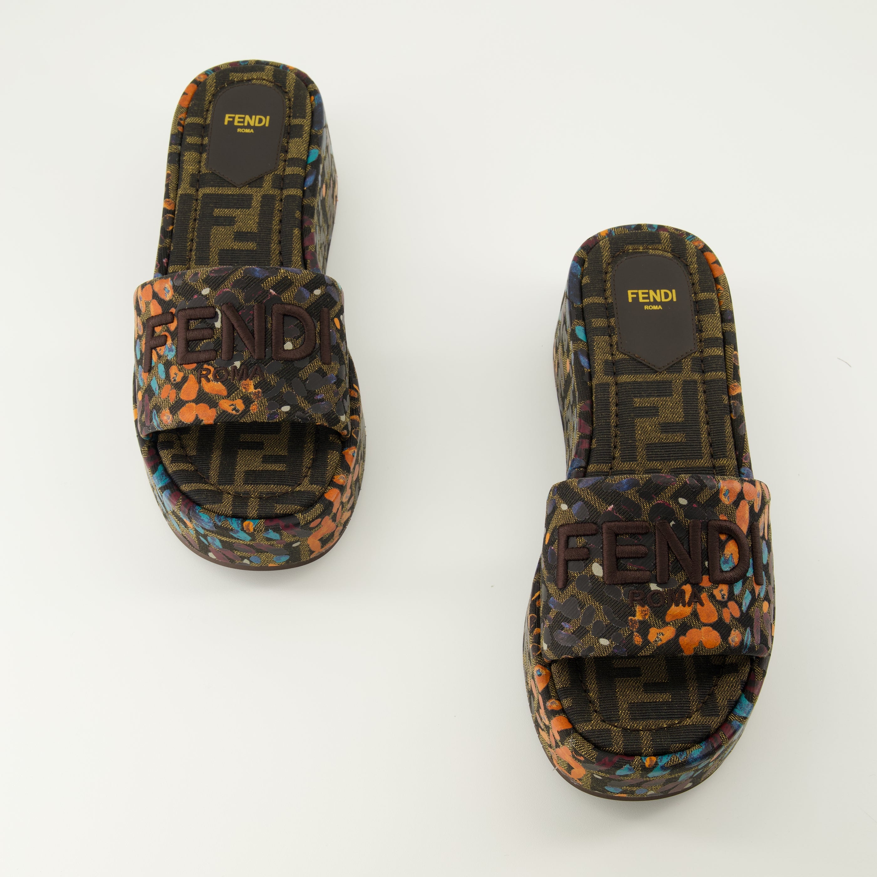 Compensées et plateformes Mules compensées à motif FF floral Fendi Marron Femme