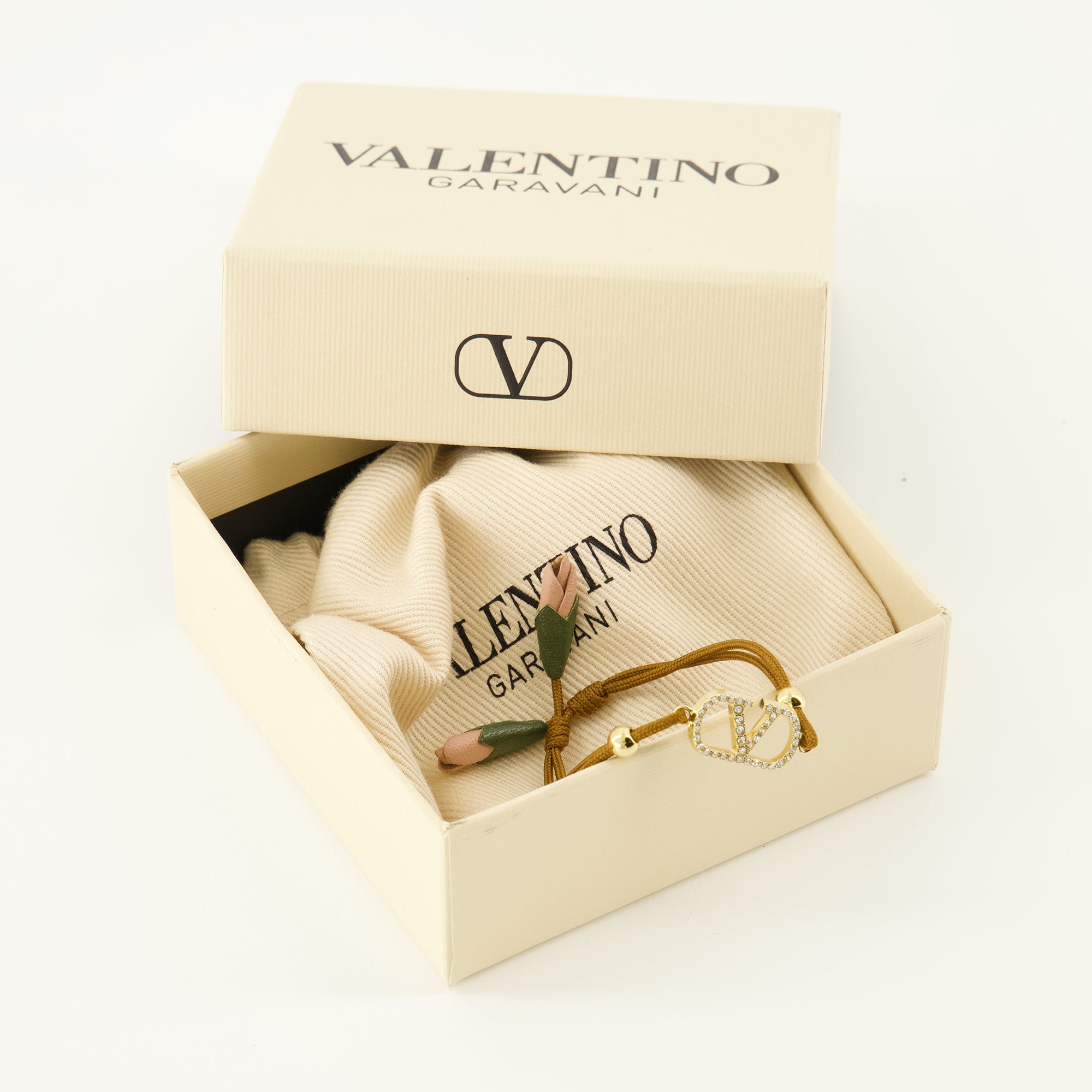 Image of the Vlogo Bracelet with brown cord by Valentino Garavani for Women - Spring-Summer 2026 - Detailed View 3