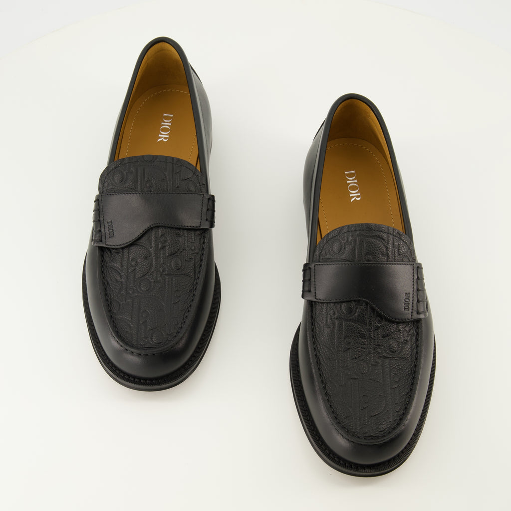 Immagine dei mocassini Granville del marchio Dior per uomo - Stagione Autunno-Inverno 2025 - Vista dall'alto della coppia di scarpe