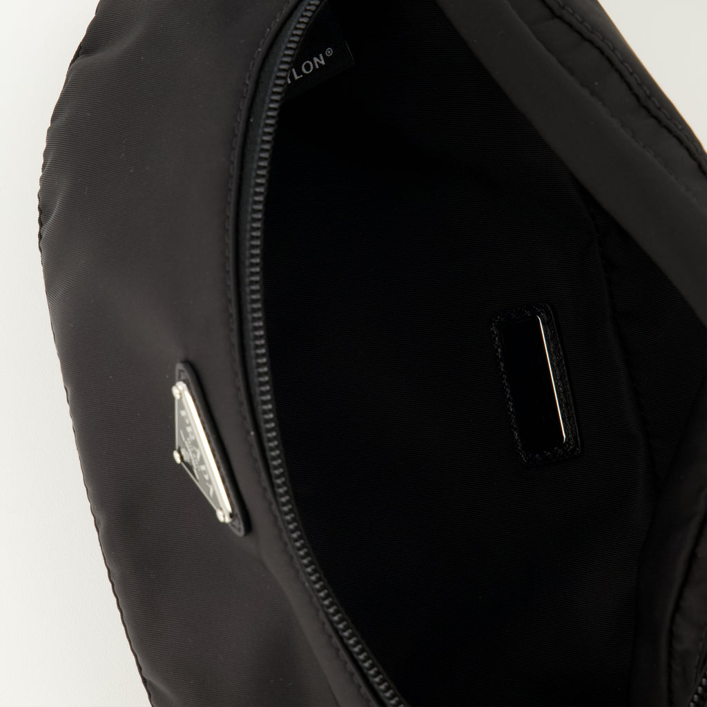 Sacs banane Sac banane en Re-nylon noir Prada Noir Homme