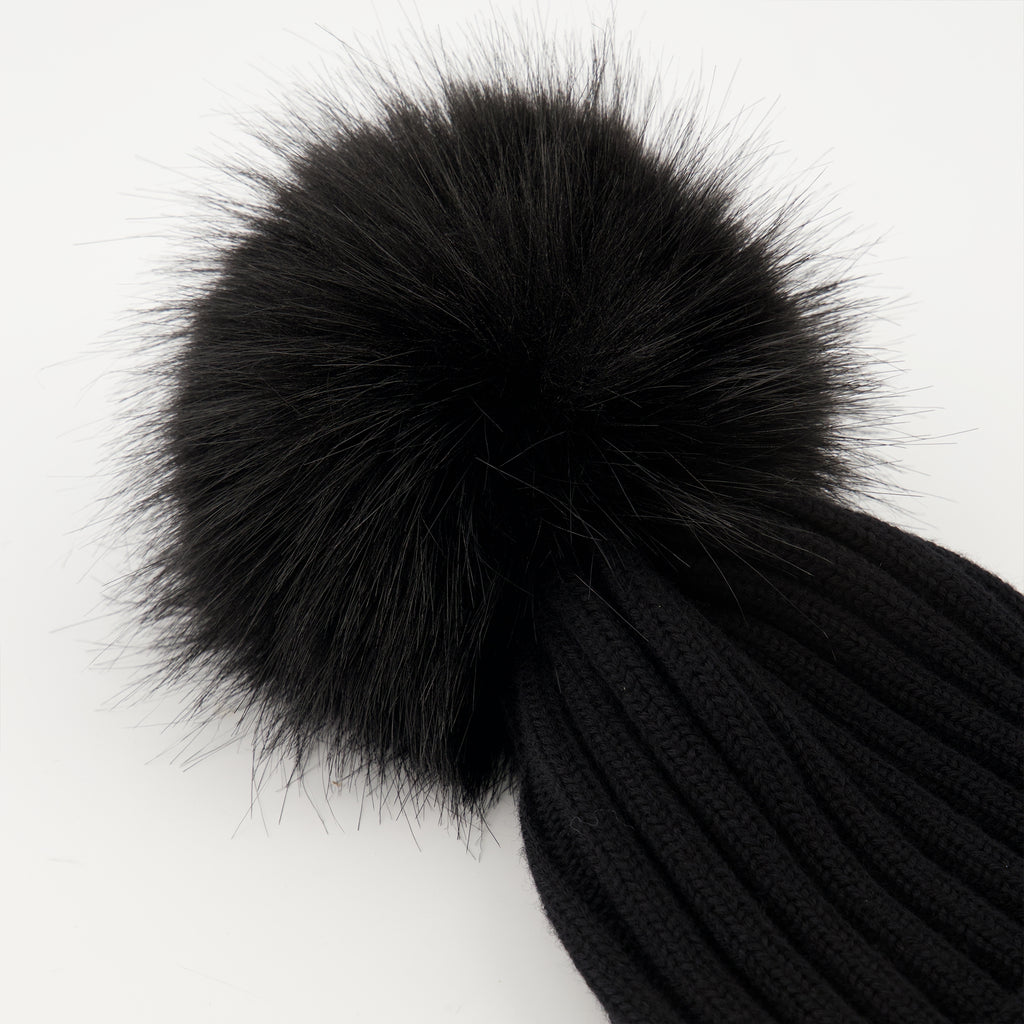 Image of the article Wool beanie with pompom from the brand Moncler for Women - Autumn-Winter Season 2025 - Detailed View_3