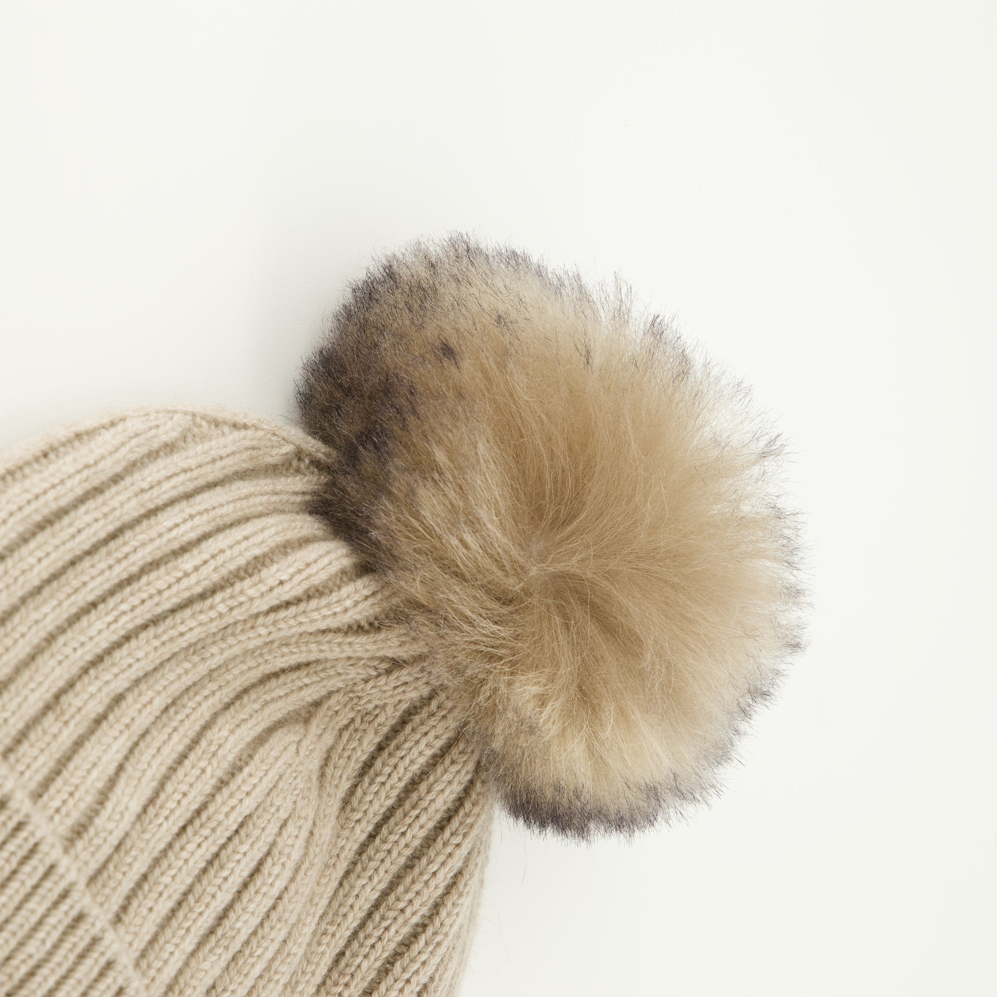 Hat with Pom-Pom Moncler Grenoble Women – myCompañero
