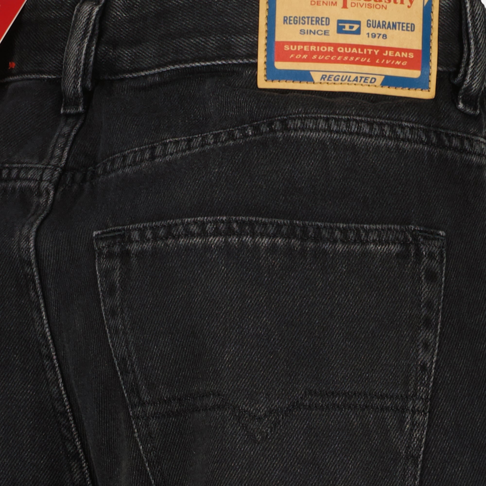 Image de l'article Jean large D-Sire 1996 L.28 de la marque Diesel pour Femme - Saison Automne-Hiver 2025 - Vue détaillée_2