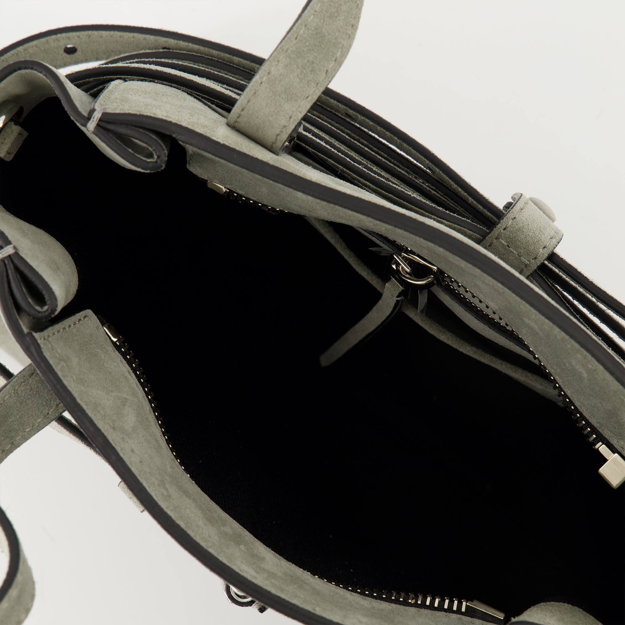 Immagine del piccolo zaino Tie Me del marchio Moschino per donna - Autunno-Inverno 2025 - Vista dettagliata_3