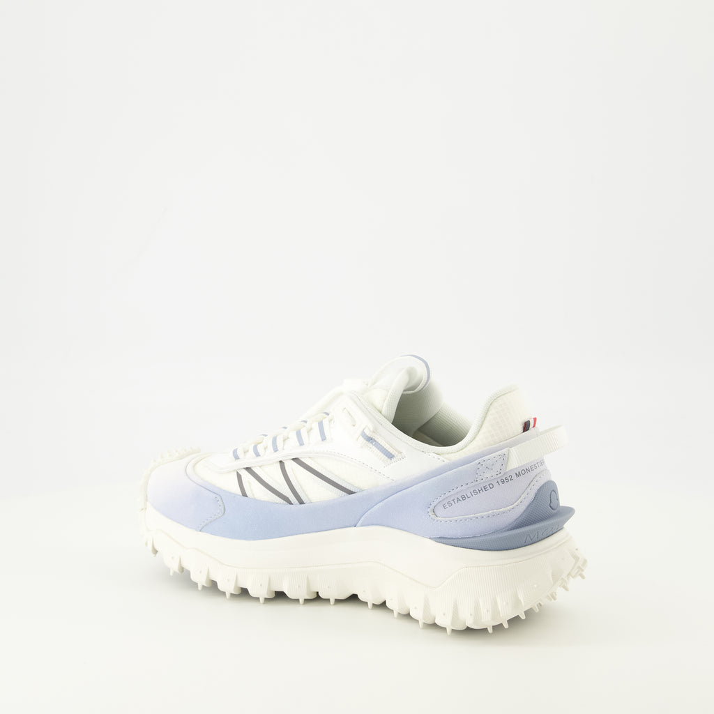 Imagen de las zapatillas Trailgrip azules de Moncler para Mujer - Temporada Primavera-Verano 2026 - Vista tres cuartos trasera derecha