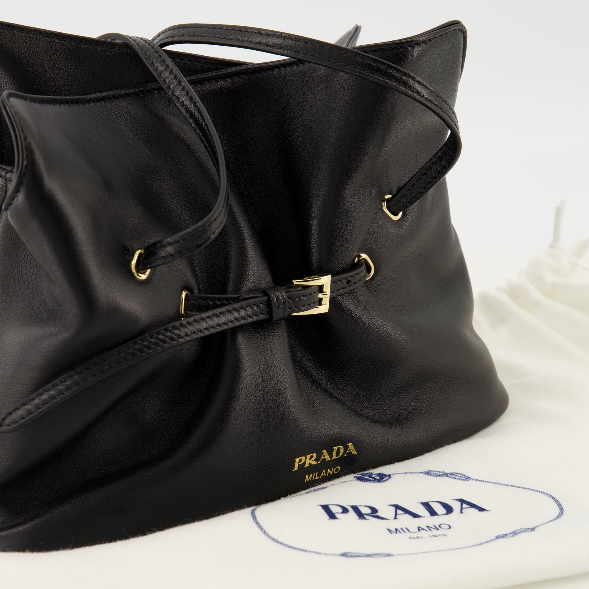 Image de l'article Petit sac Dada en cuir noir de la marque Prada pour Femme - Saison Automne-Hiver 2025 - Vue détaillée_2