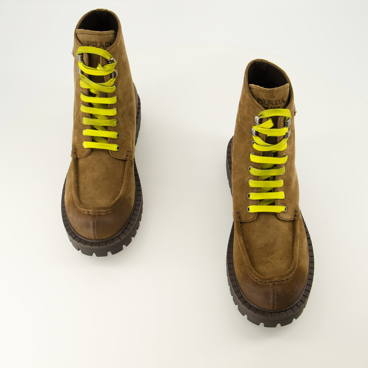 Bottes et bottines Botas de Tobillo de Ante Marrón Prada Marron Homme