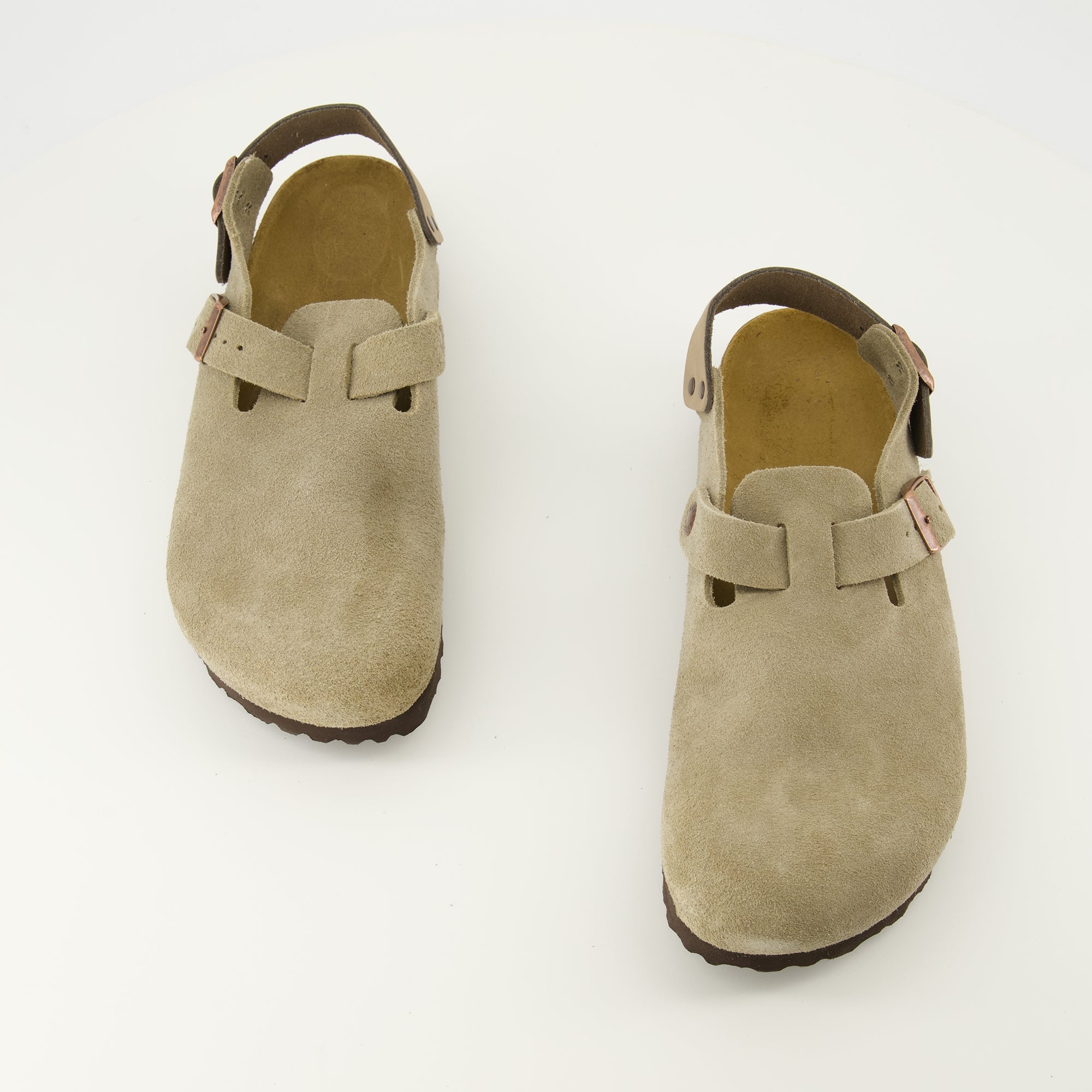 Image of the Birkenstock Tokio taupe mules for Unisex - Spring-Summer 2026 - Top view of the pair of shoes