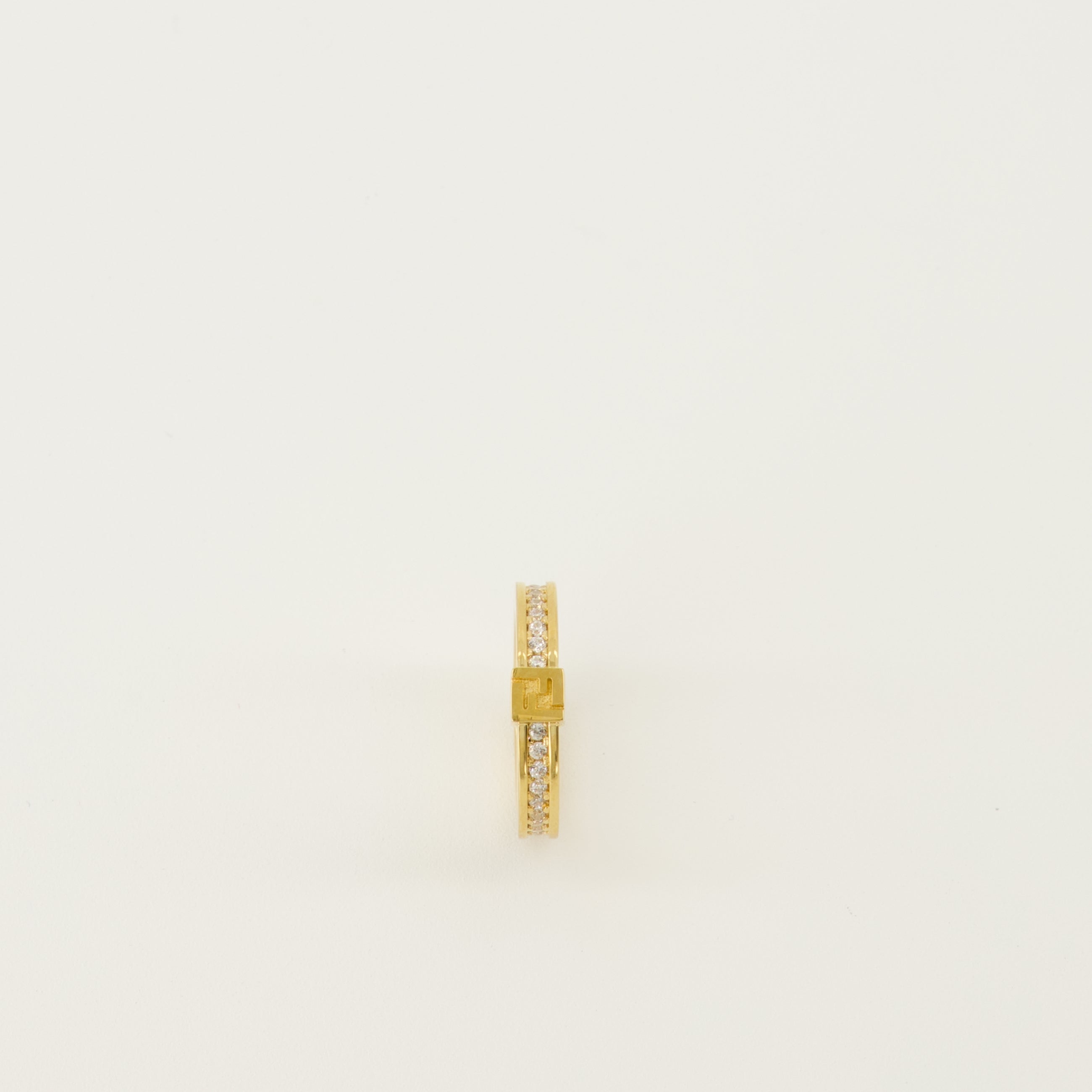 Immagine dell'anello Forever con cristalli del marchio Fendi per Donna - Stagione Primavera-Estate 2026 - Vista Dettagliata 3