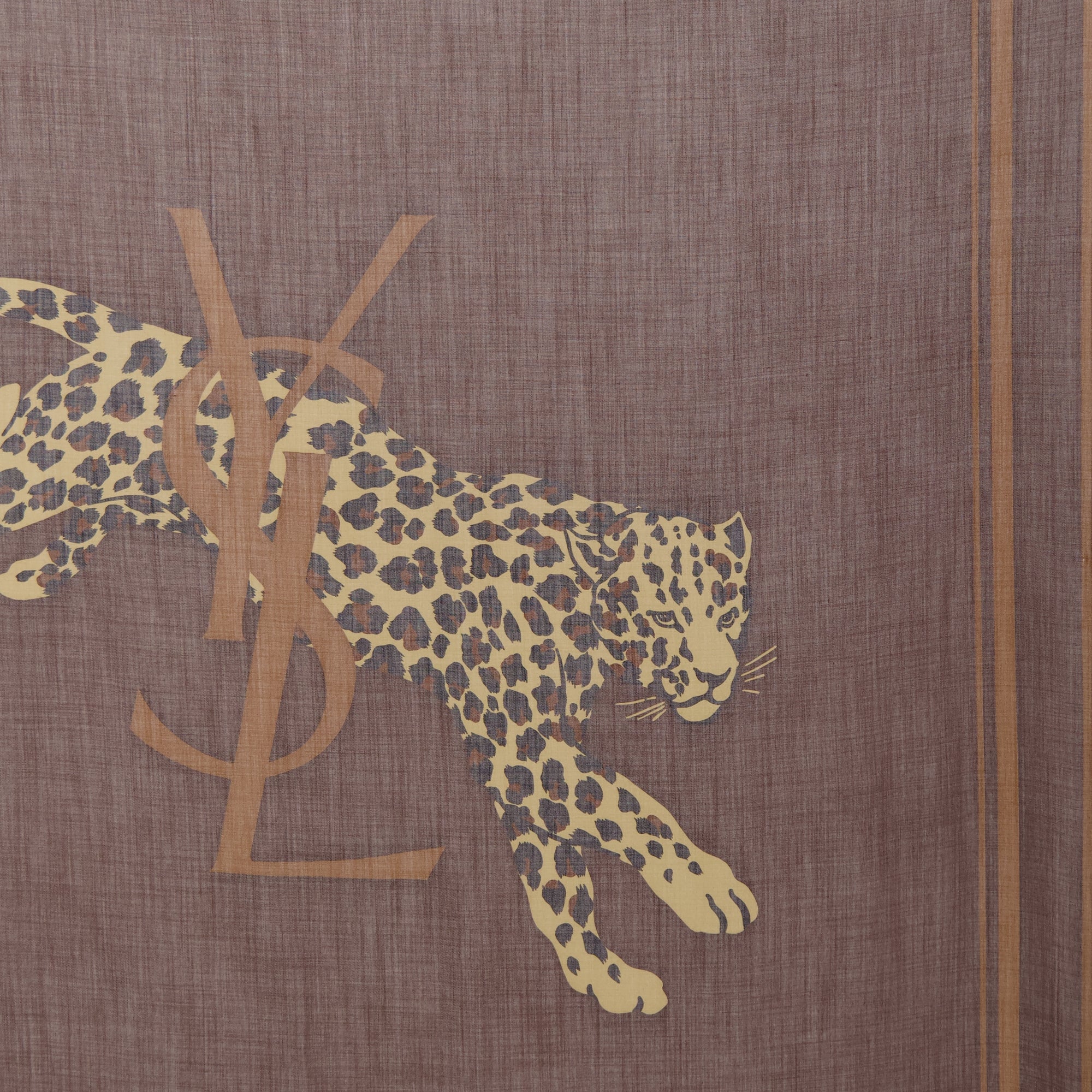 Image de l'article Carré Cassandre en sergé de laine marron de la marque Saint Laurent pour Femme - Saison Printemps-Été 2026 - Vue détaillée_2