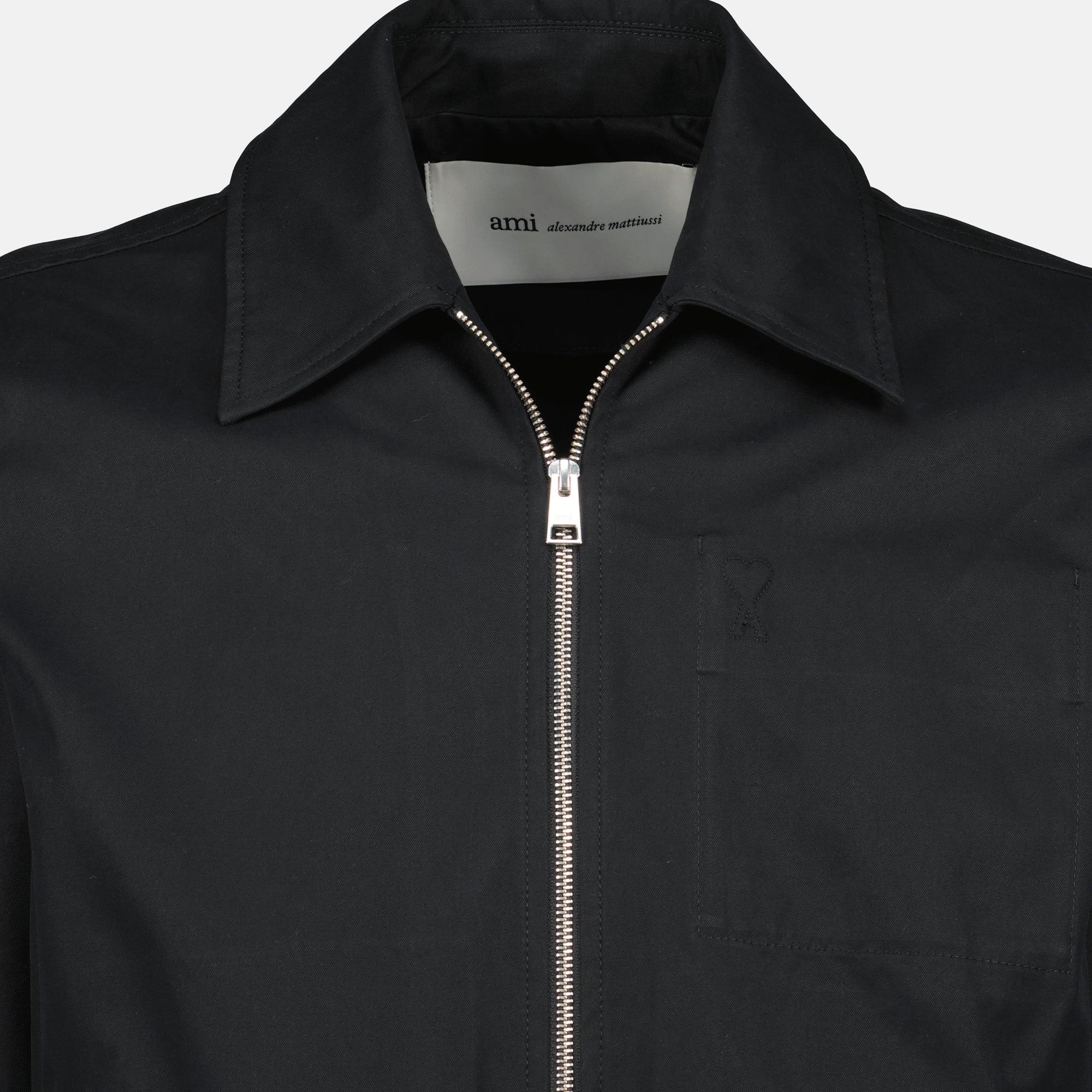 Image of the black AMI heart jacket from the brand Ami PARIS for men - Spring-Summer 2026 - Detailed view_2