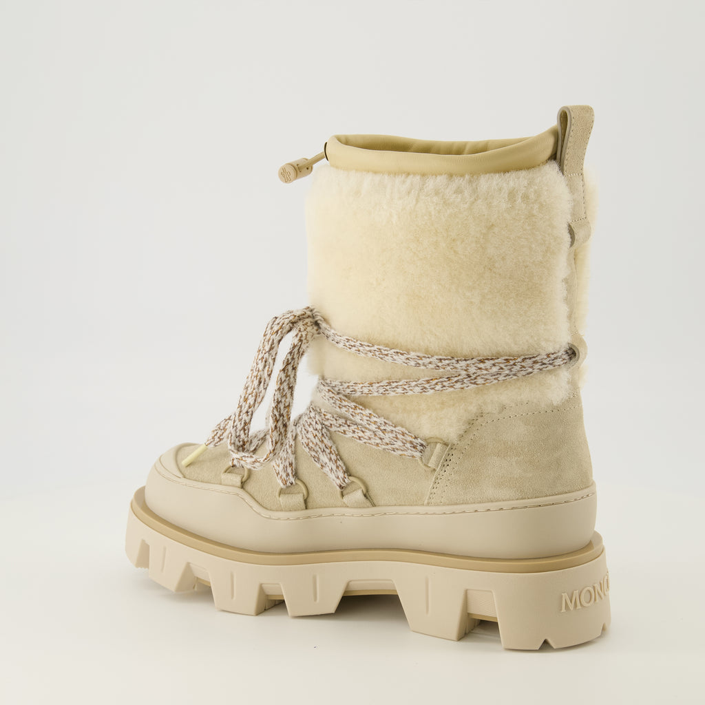 Image of the Moncler Peak suede and shearling boots for Women - Fall-Winter 2025 season - Three-quarter back right view