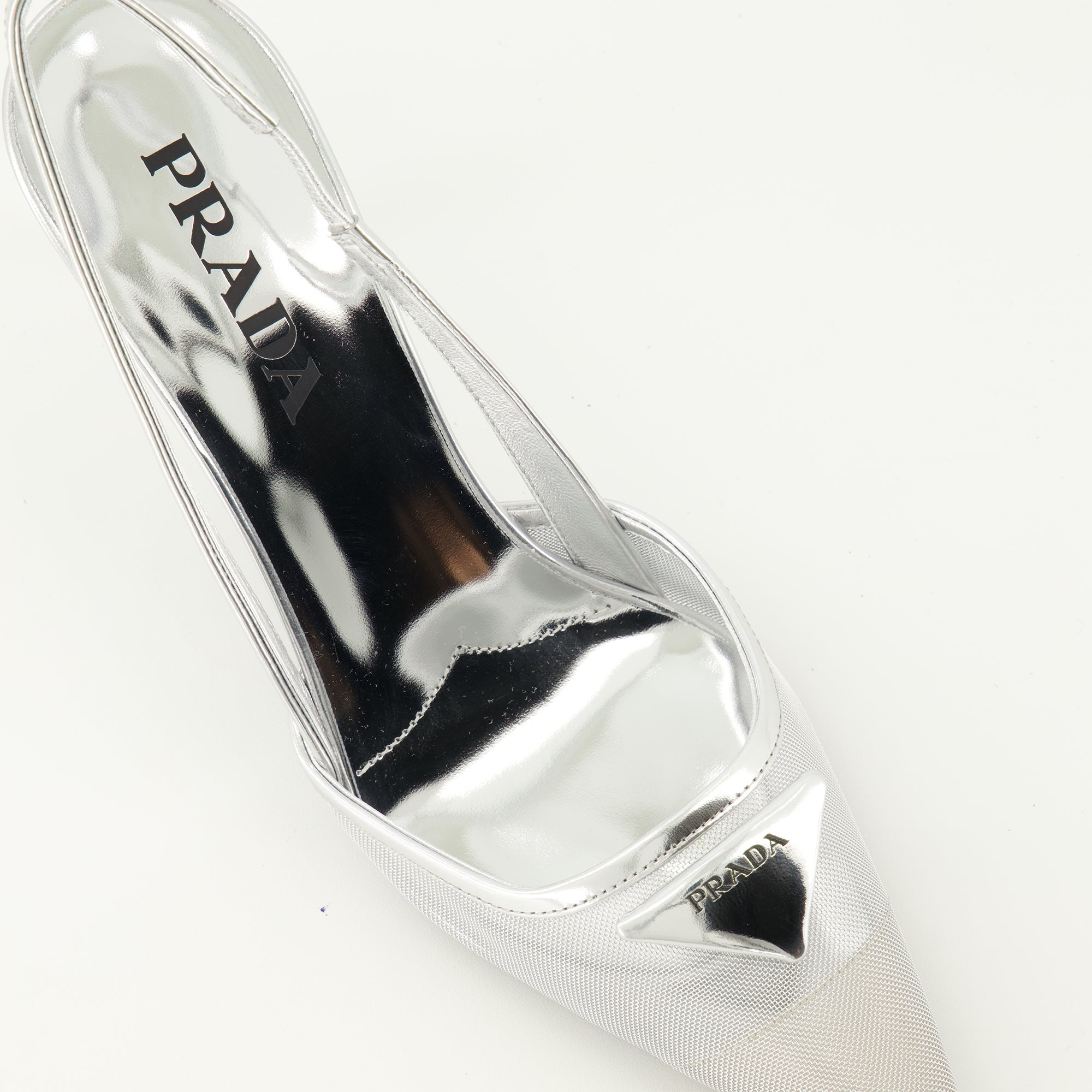 Image de l'article Escarpins en mesh argenté de la marque Prada pour Femme - Saison Printemps-Été 2026 - Vue détaillée de haut