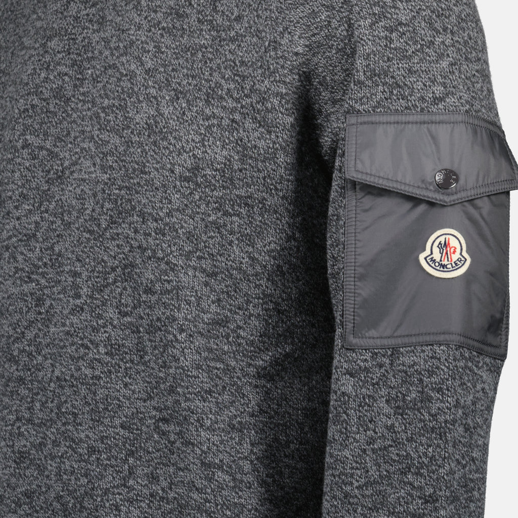 Imagem do Pull de Lã e Cachemir da marca Moncler para Homem - Temporada Outono-Inverno 2025 - Vista Detalhada_1