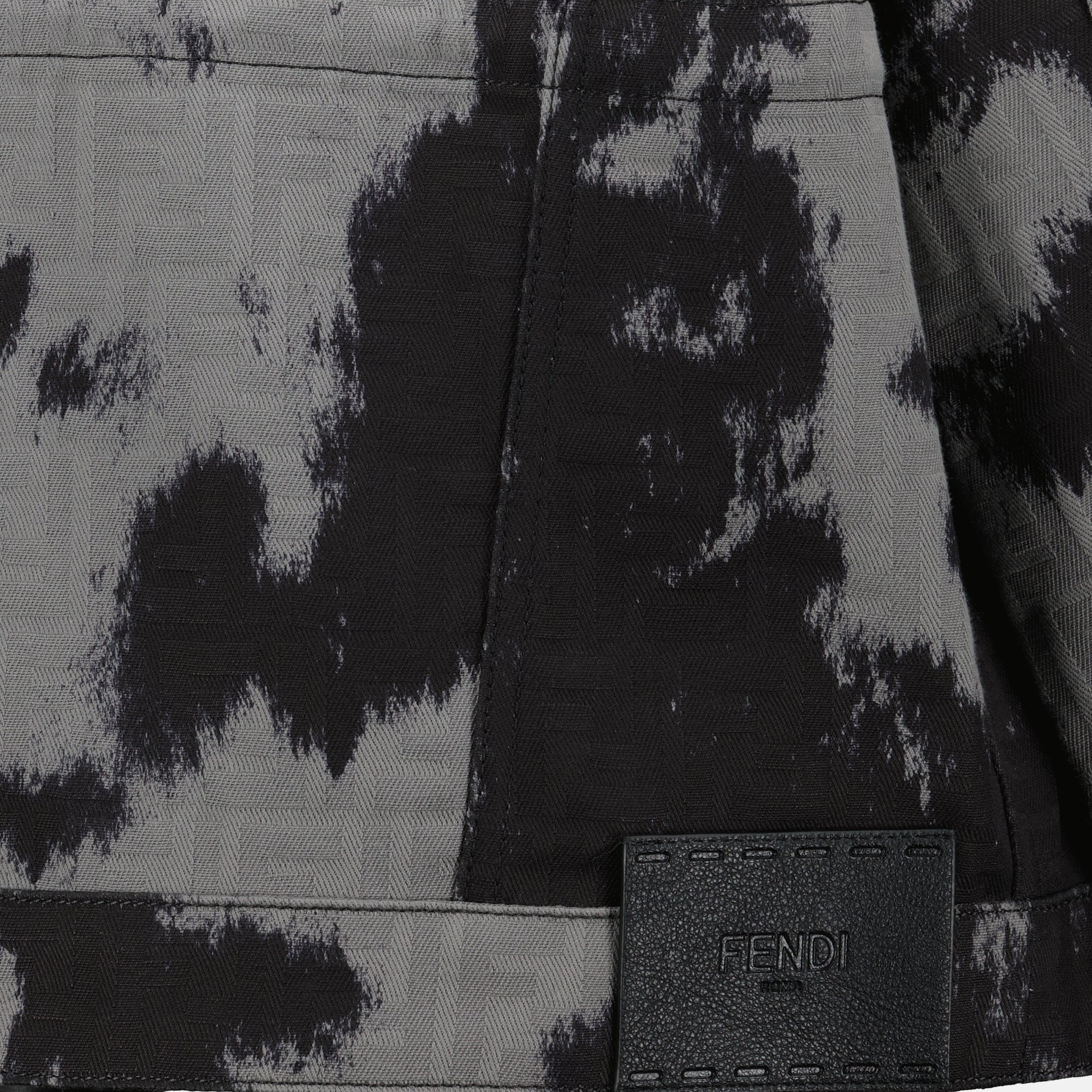 Image de l'article Veste FF en denim de la marque Fendi pour Femme - Saison Automne-Hiver 2025 - Vue détaillée_2