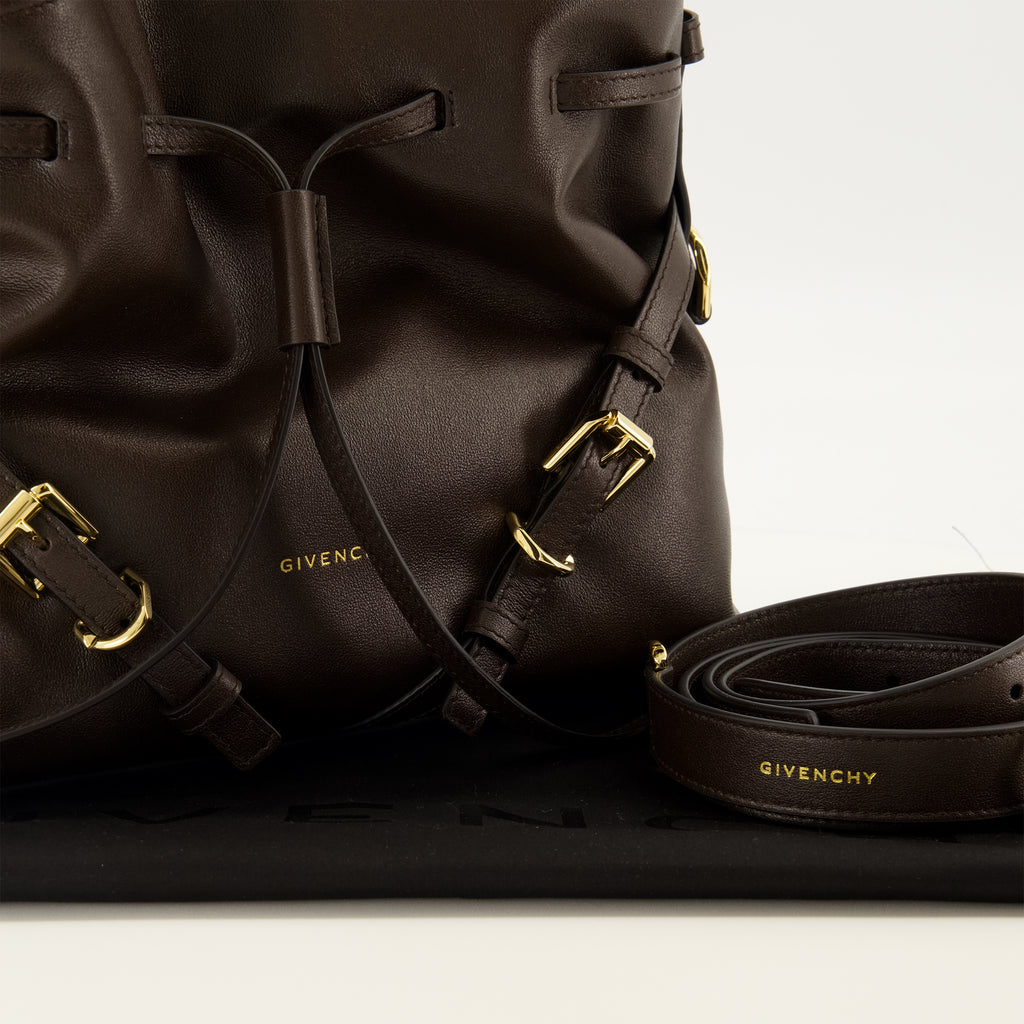 Sacs à main et épaule Voyou Bucket Leather Tote Bag in Brown Givenchy Marron Femme